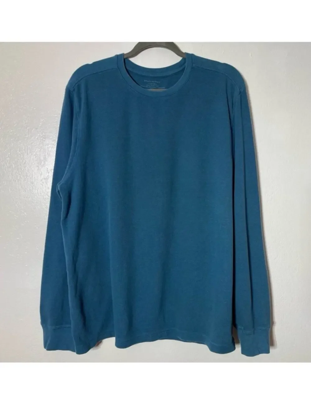 Banana Republic, Waffle Knit Long Sleeve Shirt. Size XL. In excellent condition!